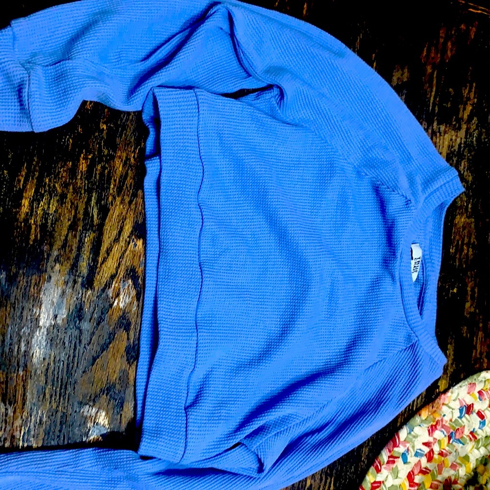 It is a true craft size small blue crop top longsleeve